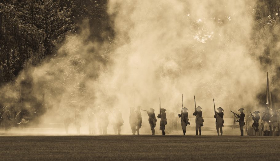 Krieg und Frieden / März 2025